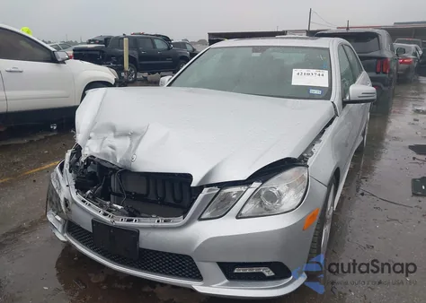 2011 Mercedes-Benz E 350 z USA, uszkodzony, nr VIN WDDHF5GB4BA451747